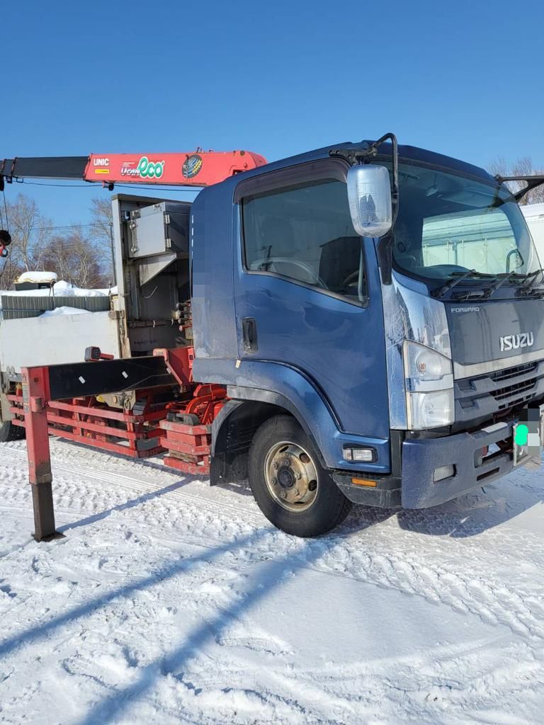 2013 ISUZU FORWARD 4-STAGE CRANE Truck 4TON